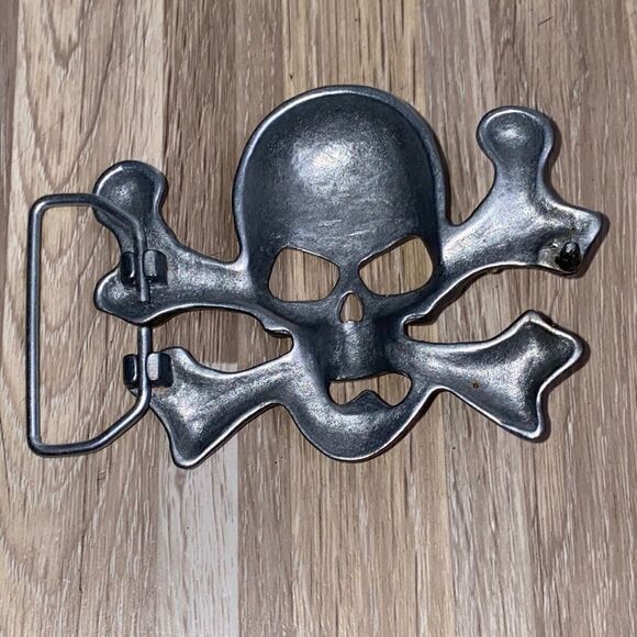 Rhinestone SKULL SKELETON KING CROSSBONES SILVER BELT BUCKLE TATTOO BIKER RIDER - Picture 2 of 4